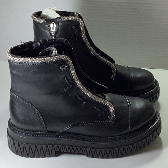 Amirah Bootie
Schutz - Picture 7 of 11